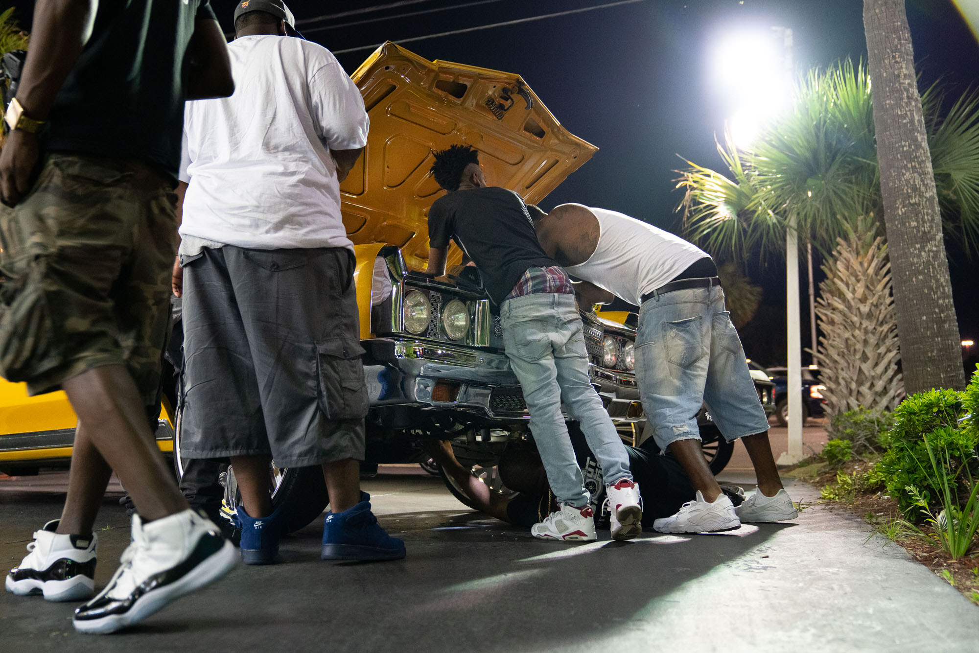 In and Out Customs mechanics fixing DONK on the Myrtle Beach strip