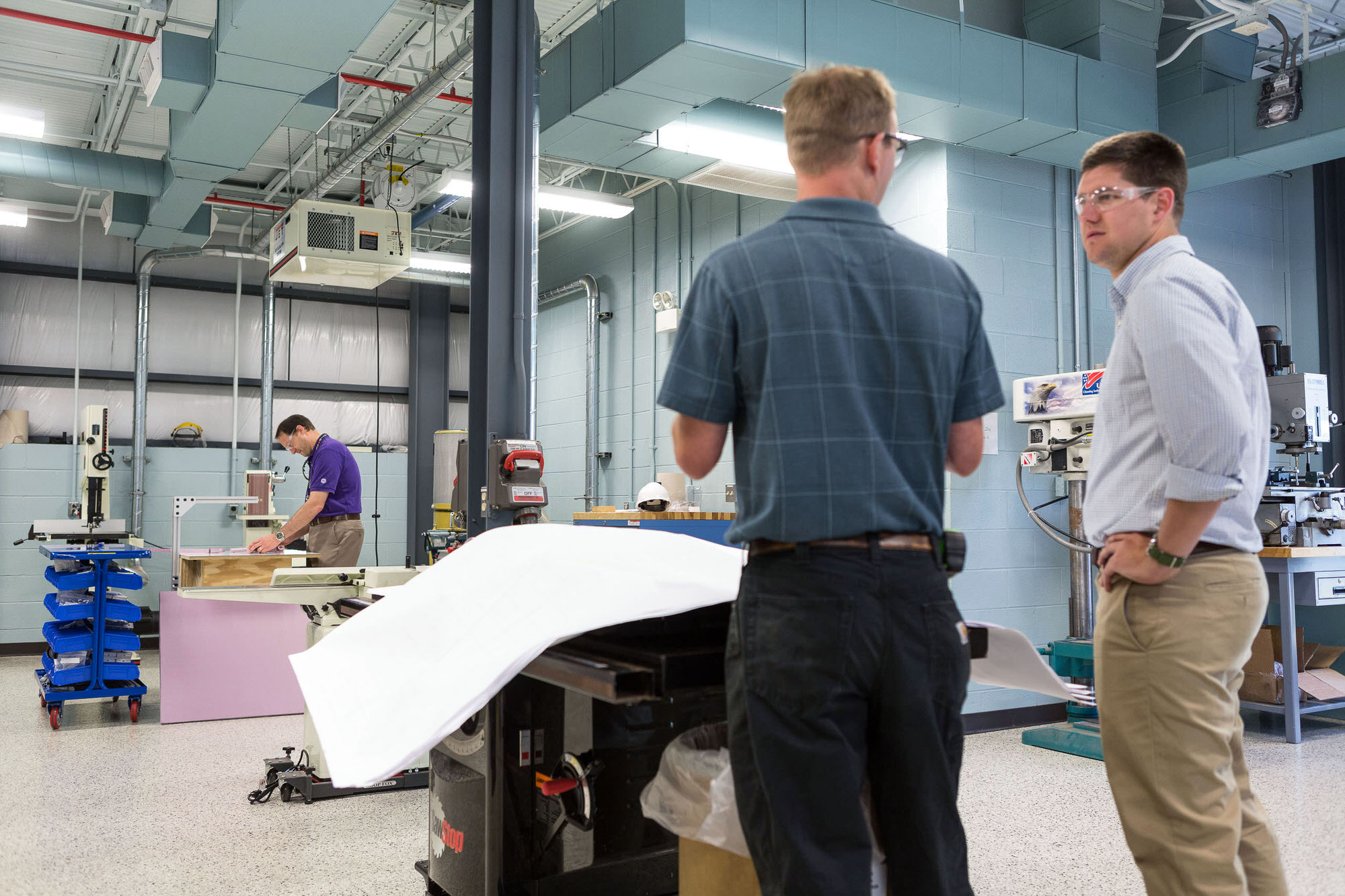 GE employees research and development