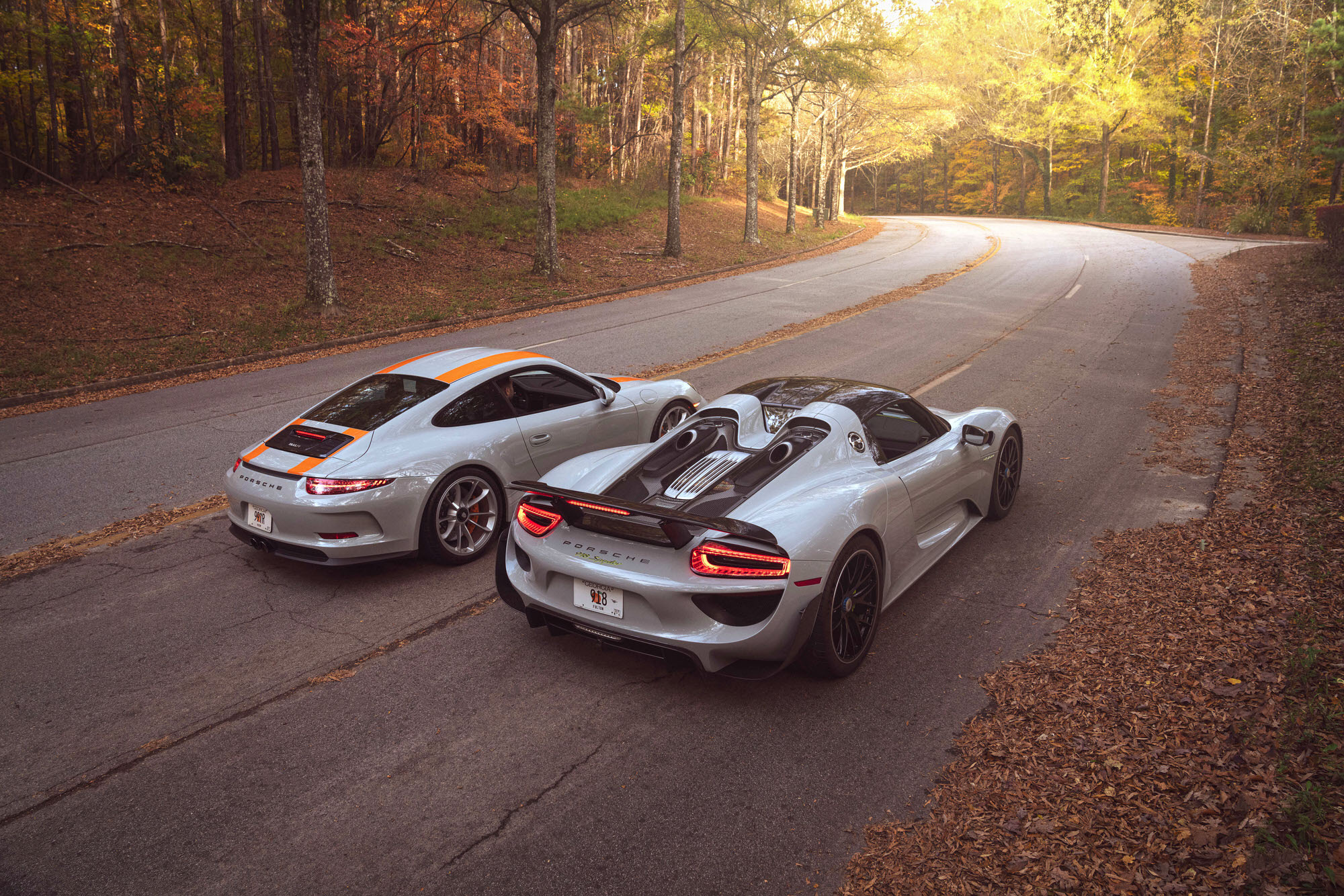 Porsche 911 R vs. 918