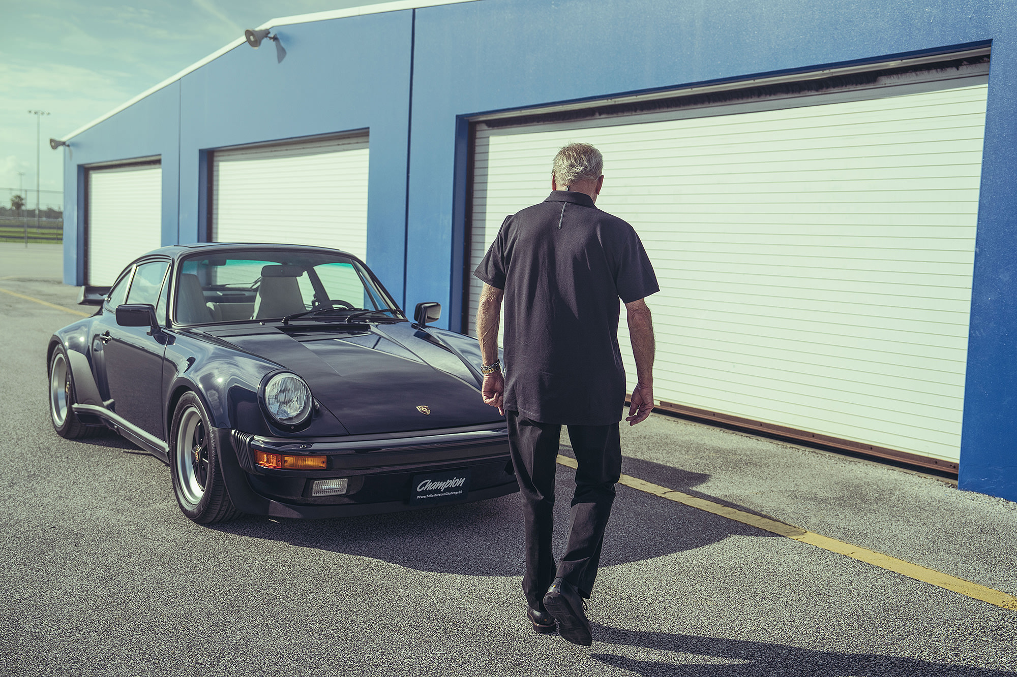 Champion Porsche 1989 911 Turbo with Hurley Haywood at Daytona